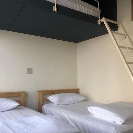 Simple Walk Guest House 小公寓 Tainan Bagian luar foto